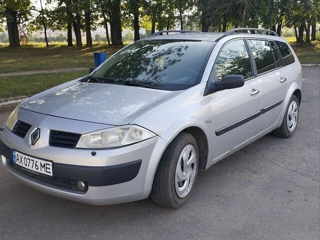 Сірий Рено Меган, об'ємом двигуна 1.6 л та пробігом 300 тис. км за 3900 $, фото 1 на Automoto.ua
