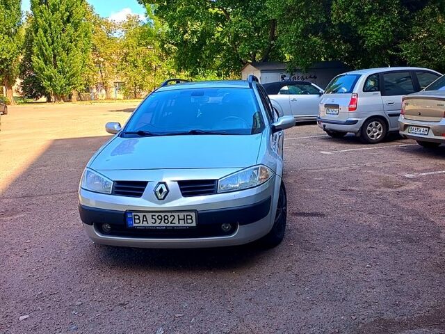 Серый Рено Меган, объемом двигателя 1.6 л и пробегом 287 тыс. км за 5600 $, фото 1 на Automoto.ua
