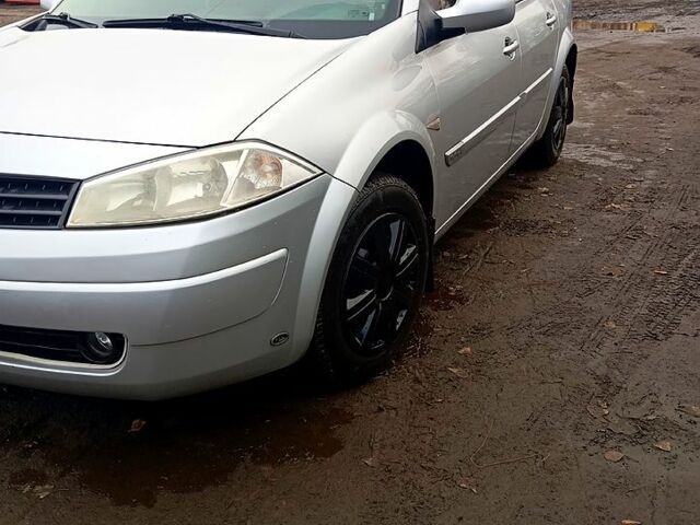 Серый Рено Меган, объемом двигателя 1.6 л и пробегом 260 тыс. км за 5000 $, фото 1 на Automoto.ua