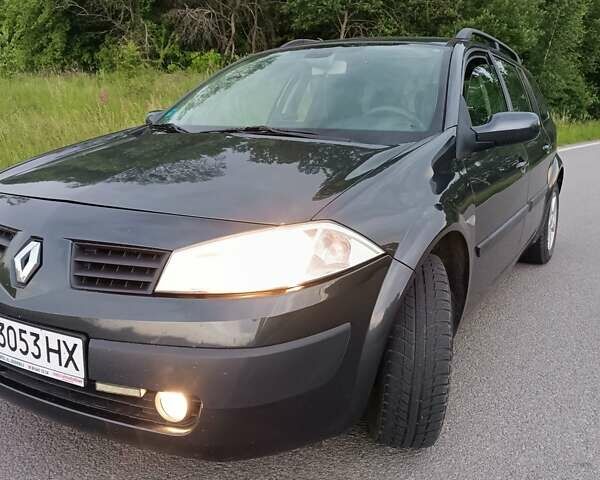 Рено Меган 2005 в Житомире на Automoto.ua Серый Рено Меган, объемом двигателя 1.5 л и пробегом 221 тыс. км за 5100 $, фото 1 на Automoto.ua
