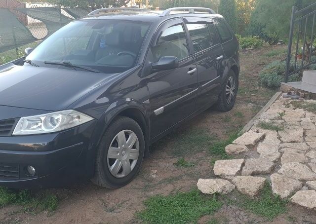 Рено Меган 2005 у Миколаєві на Automoto.ua Сірий Рено Меган, об'ємом двигуна 1.9 л та пробігом 315 тис. км за 5500 $, фото 1 на Automoto.ua