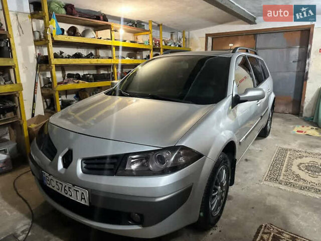 Серый Рено Меган, объемом двигателя 1.6 л и пробегом 250 тыс. км за 4800 $, фото 1 на Automoto.ua