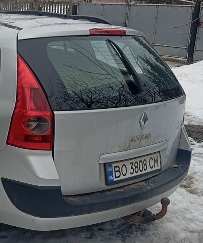 Серый Рено Меган, объемом двигателя 1.6 л и пробегом 300 тыс. км за 1400 $, фото 1 на Automoto.ua