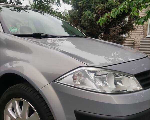 Серый Рено Меган, объемом двигателя 1.4 л и пробегом 256 тыс. км за 4799 $, фото 1 на Automoto.ua