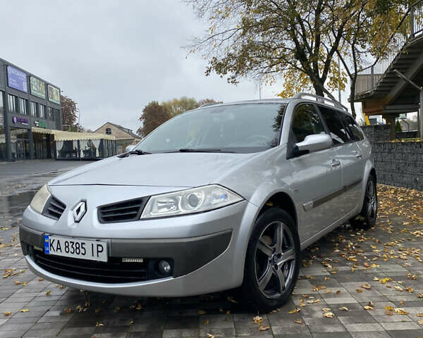 Серый Рено Меган, объемом двигателя 2 л и пробегом 319 тыс. км за 4799 $, фото 1 на Automoto.ua