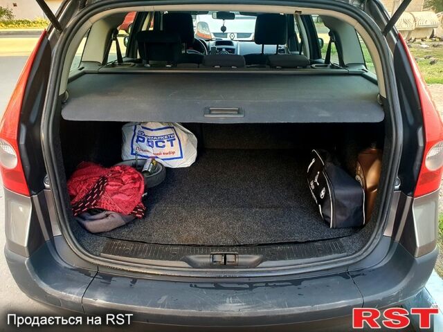 Серый Рено Меган, объемом двигателя 1.6 л и пробегом 204 тыс. км за 4750 $, фото 1 на Automoto.ua