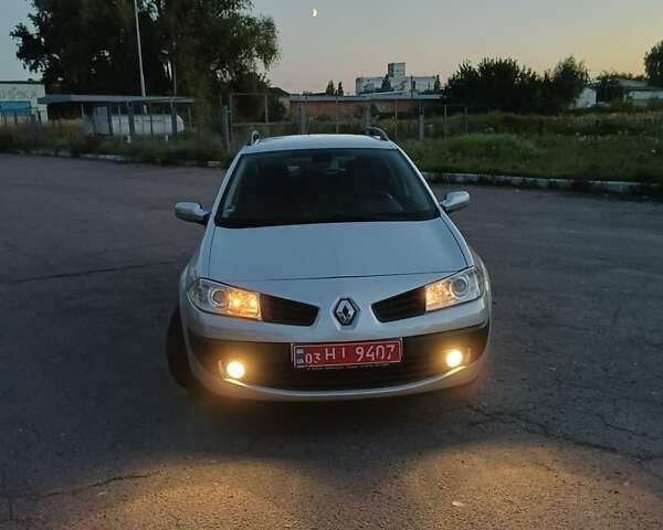 Сірий Рено Меган, об'ємом двигуна 1.6 л та пробігом 217 тис. км за 5599 $, фото 1 на Automoto.ua
