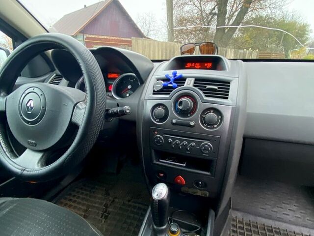 Сірий Рено Меган, об'ємом двигуна 1.6 л та пробігом 243 тис. км за 4700 $, фото 1 на Automoto.ua