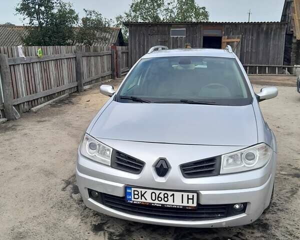 Сірий Рено Меган, об'ємом двигуна 1.46 л та пробігом 215 тис. км за 5000 $, фото 1 на Automoto.ua