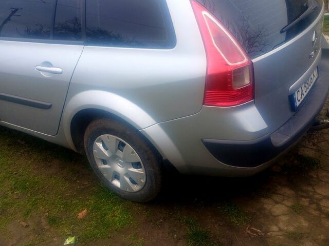 Серый Рено Меган, объемом двигателя 1.6 л и пробегом 199 тыс. км за 4900 $, фото 1 на Automoto.ua