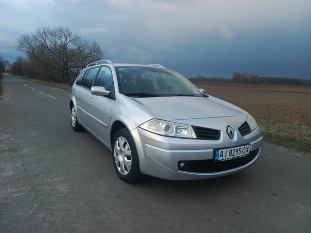 Серый Рено Меган, объемом двигателя 1.6 л и пробегом 205 тыс. км за 5300 $, фото 1 на Automoto.ua