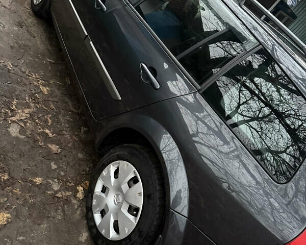 Серый Рено Меган, объемом двигателя 1.5 л и пробегом 260 тыс. км за 5000 $, фото 1 на Automoto.ua