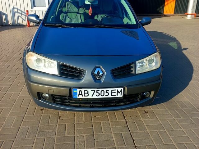 Серый Рено Меган, объемом двигателя 1.6 л и пробегом 156 тыс. км за 5400 $, фото 1 на Automoto.ua