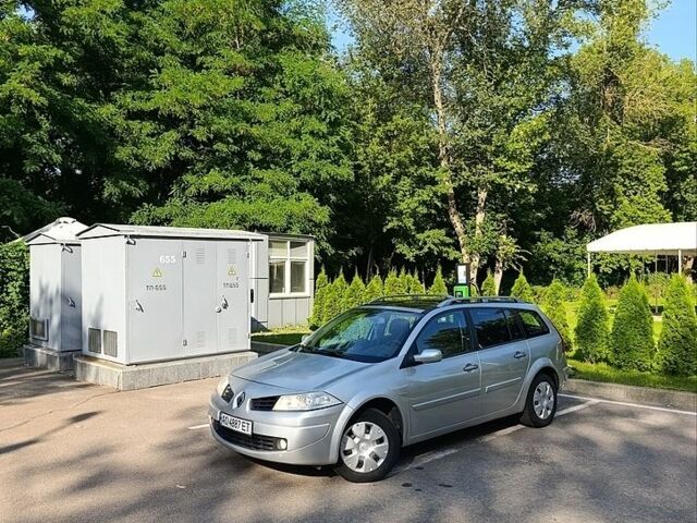 Серый Рено Меган, объемом двигателя 1.6 л и пробегом 205 тыс. км за 4400 $, фото 1 на Automoto.ua