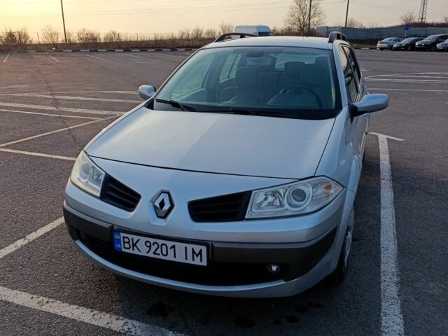 Сірий Рено Меган, об'ємом двигуна 2 л та пробігом 233 тис. км за 4100 $, фото 1 на Automoto.ua