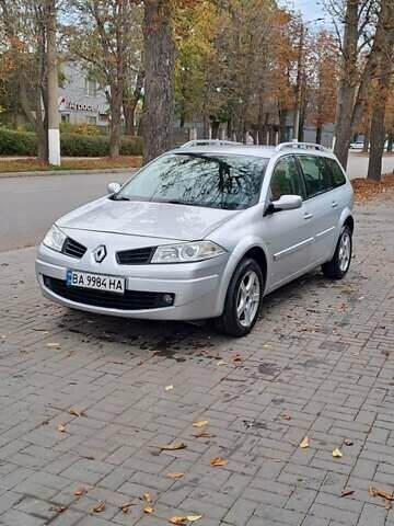 Рено Меган 2006 в Кропивницком (Кировограде) на Automoto.ua Серый Рено Меган, объемом двигателя 1.6 л и пробегом 223 тыс. км за 5150 $, фото 1 на Automoto.ua