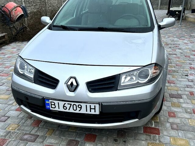 Серый Рено Меган, объемом двигателя 1.6 л и пробегом 240 тыс. км за 4000 $, фото 1 на Automoto.ua