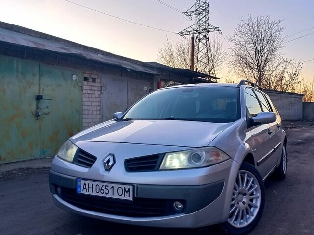 Сірий Рено Меган, об'ємом двигуна 2 л та пробігом 220 тис. км за 4700 $, фото 1 на Automoto.ua