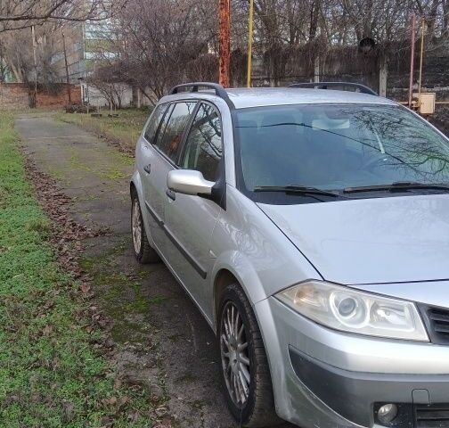 Серый Рено Меган, объемом двигателя 2 л и пробегом 280 тыс. км за 4200 $, фото 1 на Automoto.ua