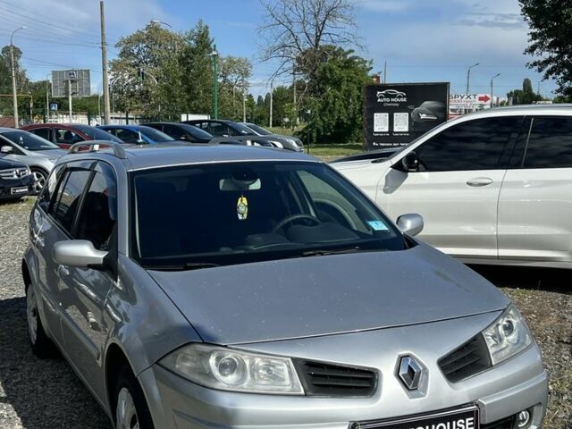 Сірий Рено Меган, об'ємом двигуна 2 л та пробігом 250 тис. км за 4300 $, фото 1 на Automoto.ua