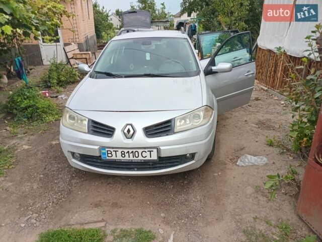 Сірий Рено Меган, об'ємом двигуна 1.6 л та пробігом 308 тис. км за 4300 $, фото 1 на Automoto.ua