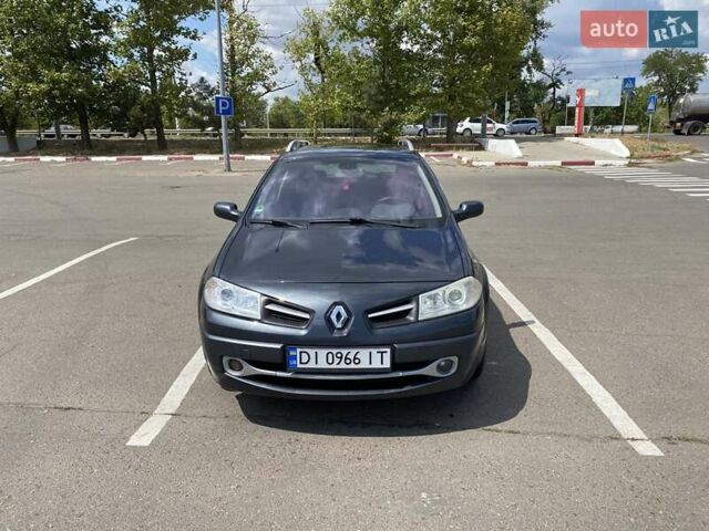 Серый Рено Меган, объемом двигателя 1.9 л и пробегом 300 тыс. км за 4800 $, фото 1 на Automoto.ua
