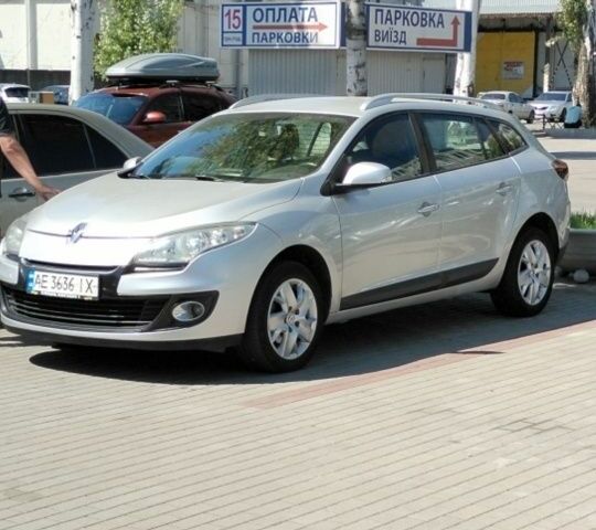 Серый Рено Меган, объемом двигателя 1.5 л и пробегом 160 тыс. км за 9000 $, фото 1 на Automoto.ua