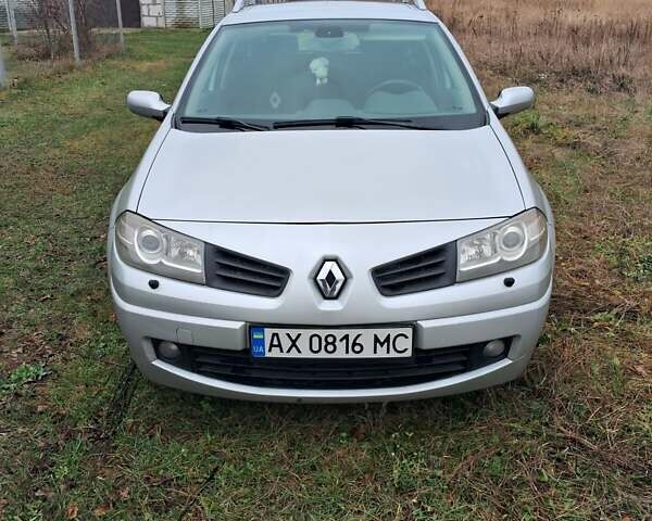 Серый Рено Меган, объемом двигателя 1.6 л и пробегом 287 тыс. км за 5200 $, фото 1 на Automoto.ua