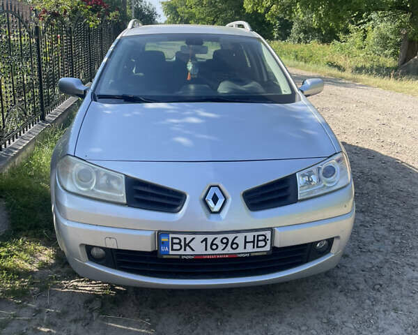 Серый Рено Меган, объемом двигателя 2 л и пробегом 263 тыс. км за 5150 $, фото 1 на Automoto.ua