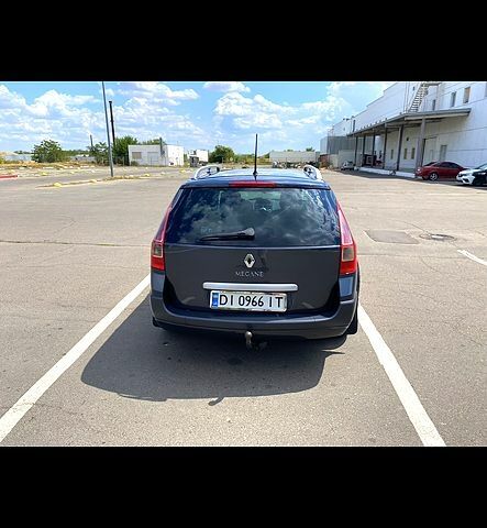 Серый Рено Меган, объемом двигателя 1.9 л и пробегом 0 тыс. км за 4800 $, фото 1 на Automoto.ua