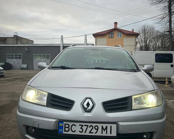 Сірий Рено Меган, об'ємом двигуна 2 л та пробігом 300 тис. км за 5700 $, фото 1 на Automoto.ua