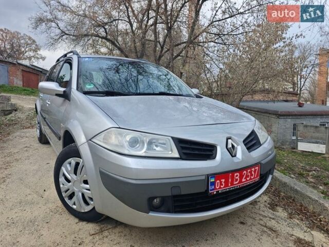 Серый Рено Меган, объемом двигателя 1.6 л и пробегом 209 тыс. км за 5450 $, фото 1 на Automoto.ua