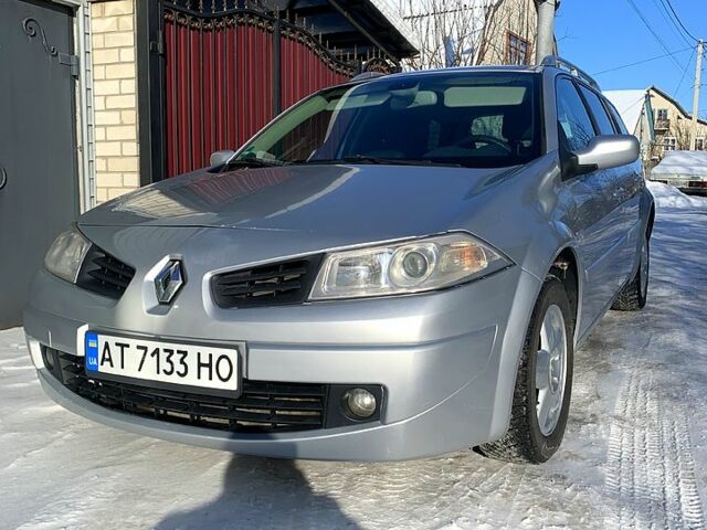Сірий Рено Меган, об'ємом двигуна 1.9 л та пробігом 235 тис. км за 5300 $, фото 1 на Automoto.ua