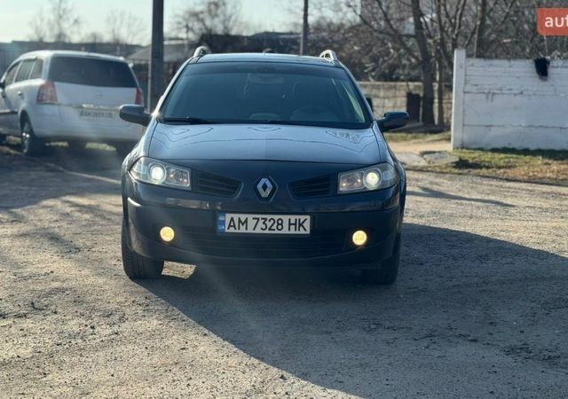 Серый Рено Меган, объемом двигателя 1.6 л и пробегом 215 тыс. км за 5150 $, фото 1 на Automoto.ua