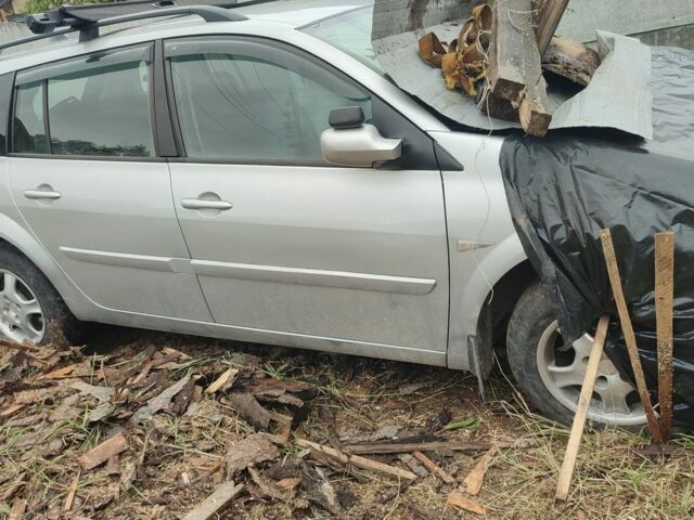 Серый Рено Меган, объемом двигателя 1.5 л и пробегом 200 тыс. км за 1100 $, фото 1 на Automoto.ua