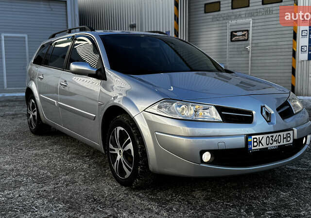 Серый Рено Меган, объемом двигателя 1.6 л и пробегом 250 тыс. км за 4800 $, фото 1 на Automoto.ua