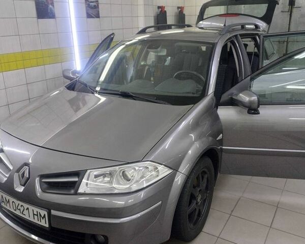 Серый Рено Меган, объемом двигателя 1.6 л и пробегом 223 тыс. км за 6000 $, фото 1 на Automoto.ua