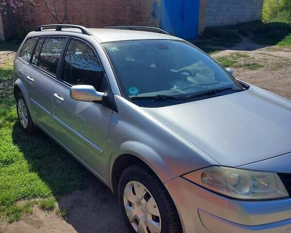 Серый Рено Меган, объемом двигателя 1.6 л и пробегом 206 тыс. км за 6100 $, фото 1 на Automoto.ua