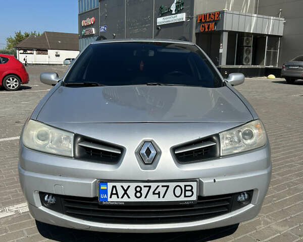 Серый Рено Меган, объемом двигателя 1.46 л и пробегом 246 тыс. км за 5199 $, фото 1 на Automoto.ua