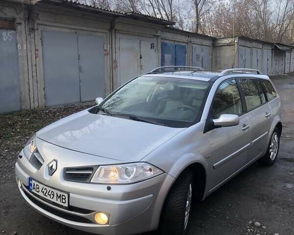 Серый Рено Меган, объемом двигателя 2 л и пробегом 205 тыс. км за 6500 $, фото 1 на Automoto.ua
