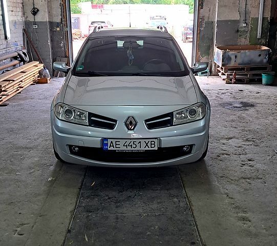 Сірий Рено Меган, об'ємом двигуна 1.5 л та пробігом 240 тис. км за 6100 $, фото 1 на Automoto.ua