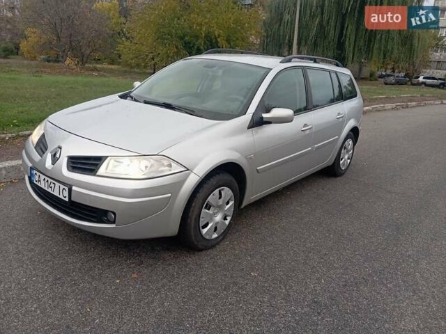 Серый Рено Меган, объемом двигателя 1.6 л и пробегом 230 тыс. км за 5299 $, фото 1 на Automoto.ua
