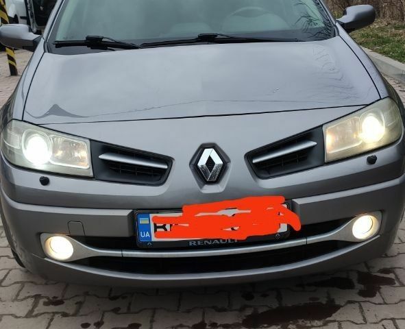 Серый Рено Меган, объемом двигателя 0 л и пробегом 270 тыс. км за 5800 $, фото 1 на Automoto.ua