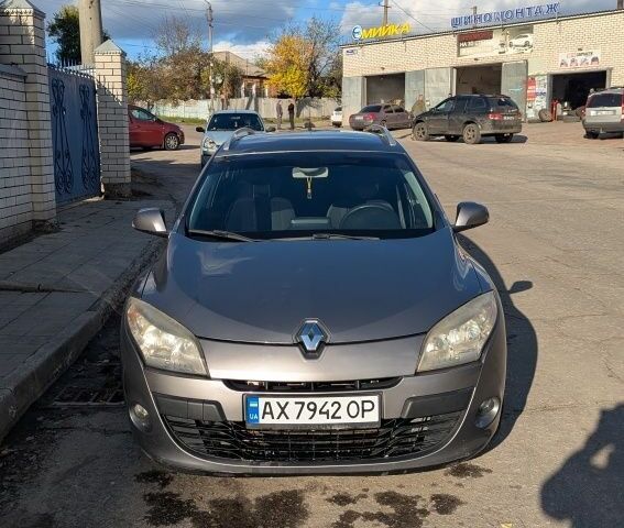 Серый Рено Меган, объемом двигателя 1.4 л и пробегом 207 тыс. км за 6000 $, фото 1 на Automoto.ua