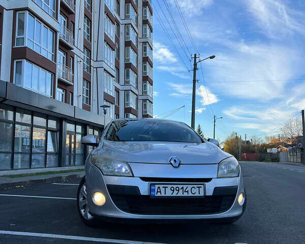 Сірий Рено Меган, об'ємом двигуна 1.5 л та пробігом 365 тис. км за 6800 $, фото 1 на Automoto.ua