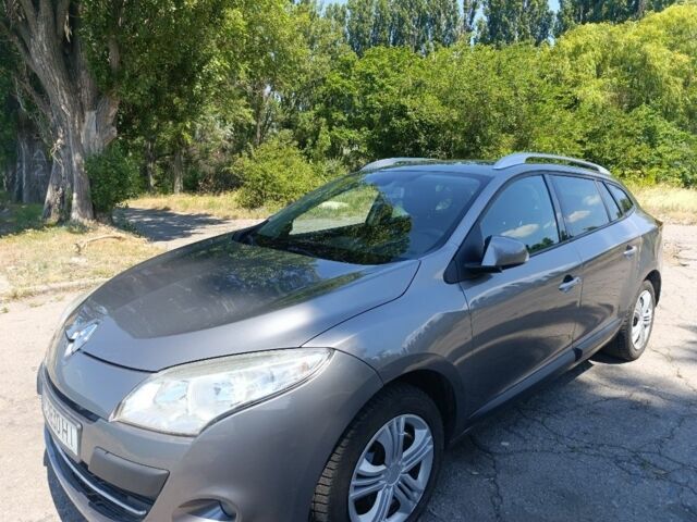 Сірий Рено Меган, об'ємом двигуна 1.4 л та пробігом 241 тис. км за 5787 $, фото 1 на Automoto.ua