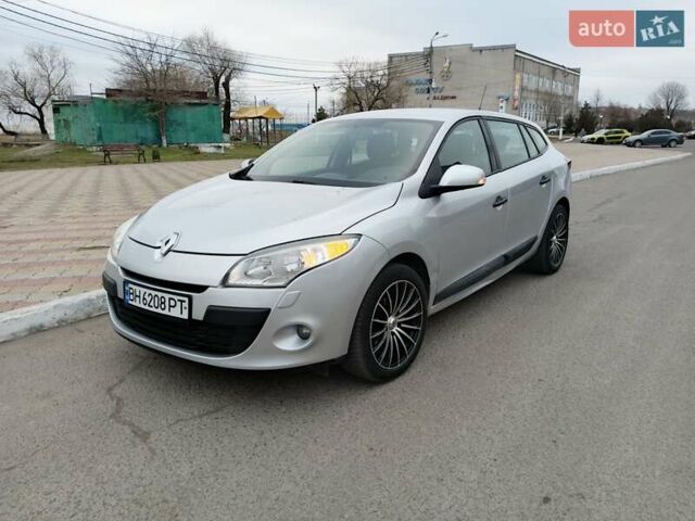 Серый Рено Меган, объемом двигателя 1.46 л и пробегом 238 тыс. км за 5500 $, фото 1 на Automoto.ua