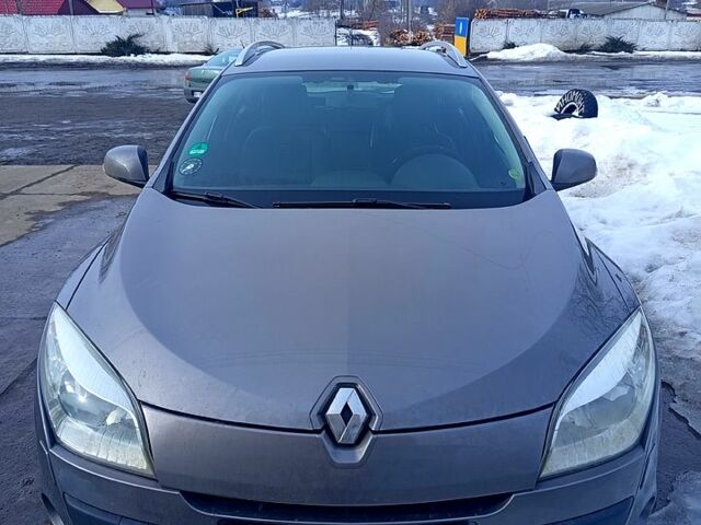 Сірий Рено Меган, об'ємом двигуна 1.6 л та пробігом 182 тис. км за 7400 $, фото 1 на Automoto.ua