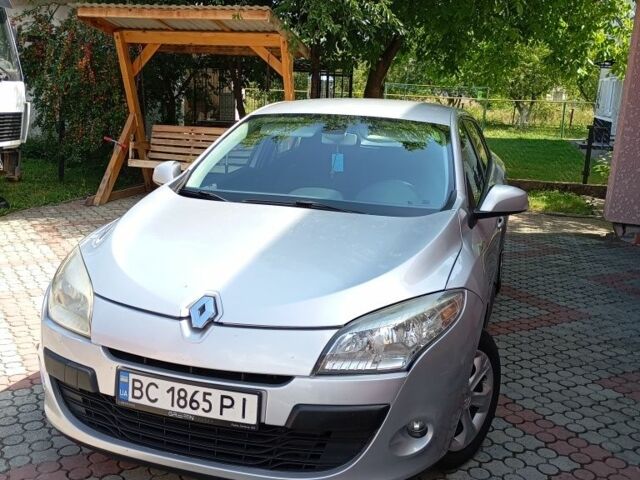 Сірий Рено Меган, об'ємом двигуна 1.5 л та пробігом 320 тис. км за 5200 $, фото 1 на Automoto.ua