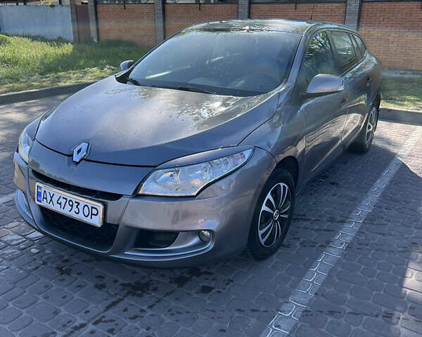 Сірий Рено Меган, об'ємом двигуна 1.46 л та пробігом 270 тис. км за 6200 $, фото 1 на Automoto.ua
